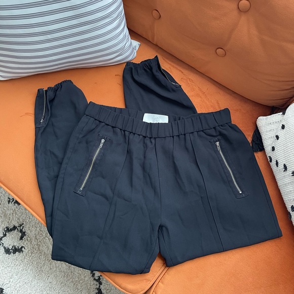 Joie Charlet C black joggers size S - Picture 2 of 4